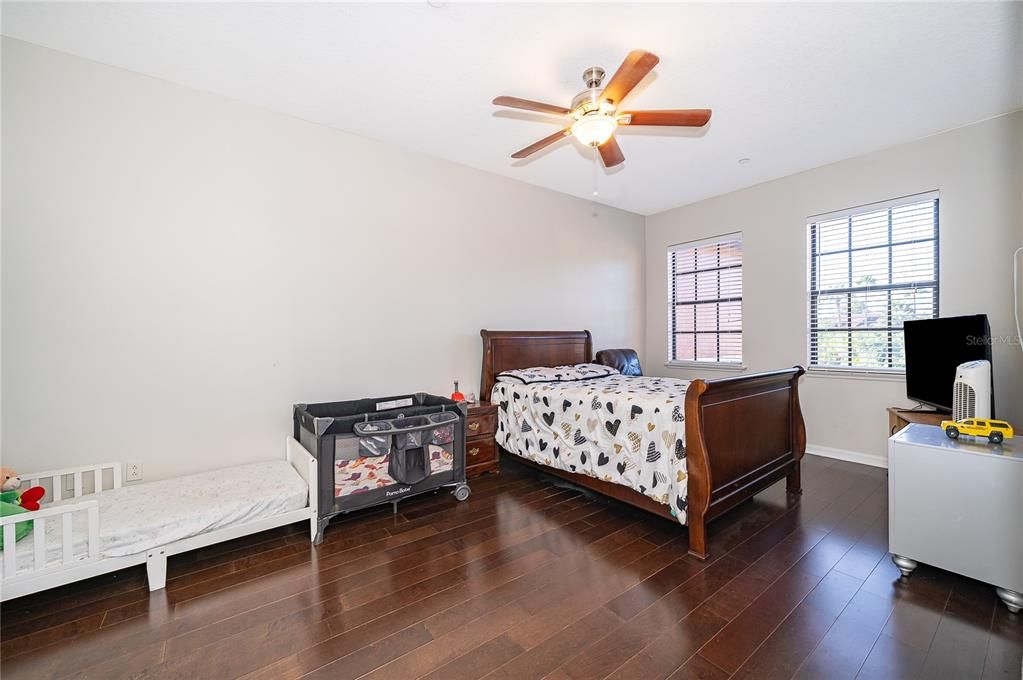 For Sale: $310,000 (2 beds, 2 baths, 1273 Square Feet)