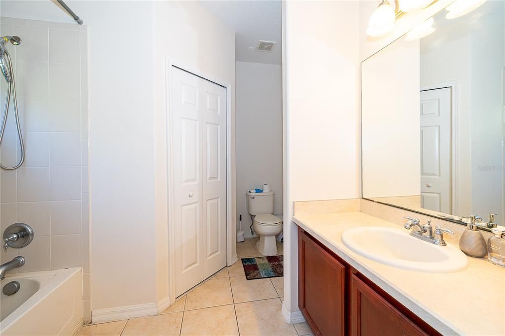 For Sale: $310,000 (2 beds, 2 baths, 1273 Square Feet)