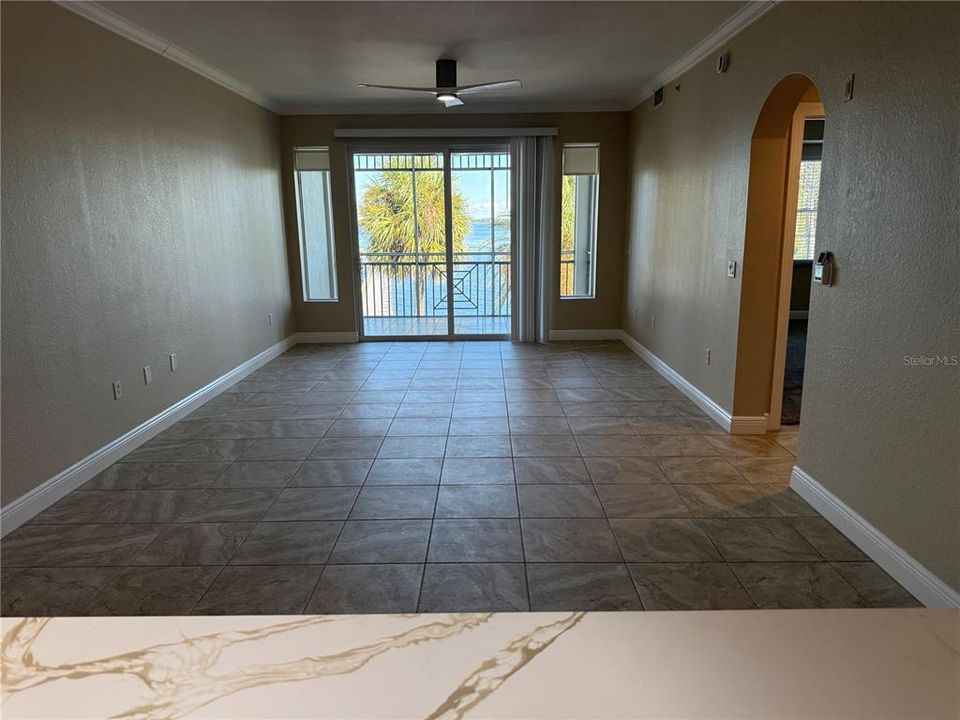 For Rent: $2,100 (3 beds, 2 baths, 1759 Square Feet)