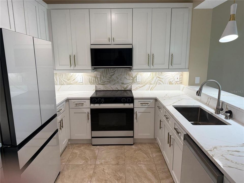 For Rent: $2,100 (3 beds, 2 baths, 1759 Square Feet)