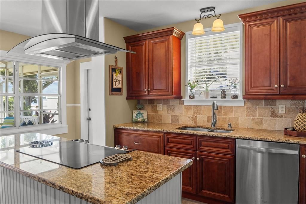 Active With Contract: $415,000 (2 beds, 2 baths, 1786 Square Feet)