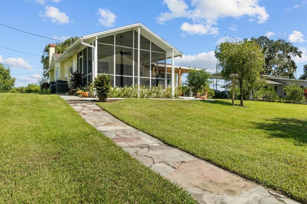 Active With Contract: $415,000 (2 beds, 2 baths, 1786 Square Feet)