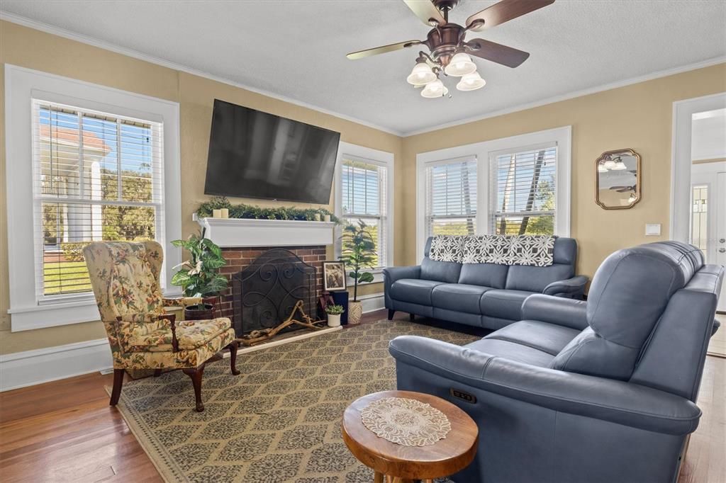 Active With Contract: $415,000 (2 beds, 2 baths, 1786 Square Feet)