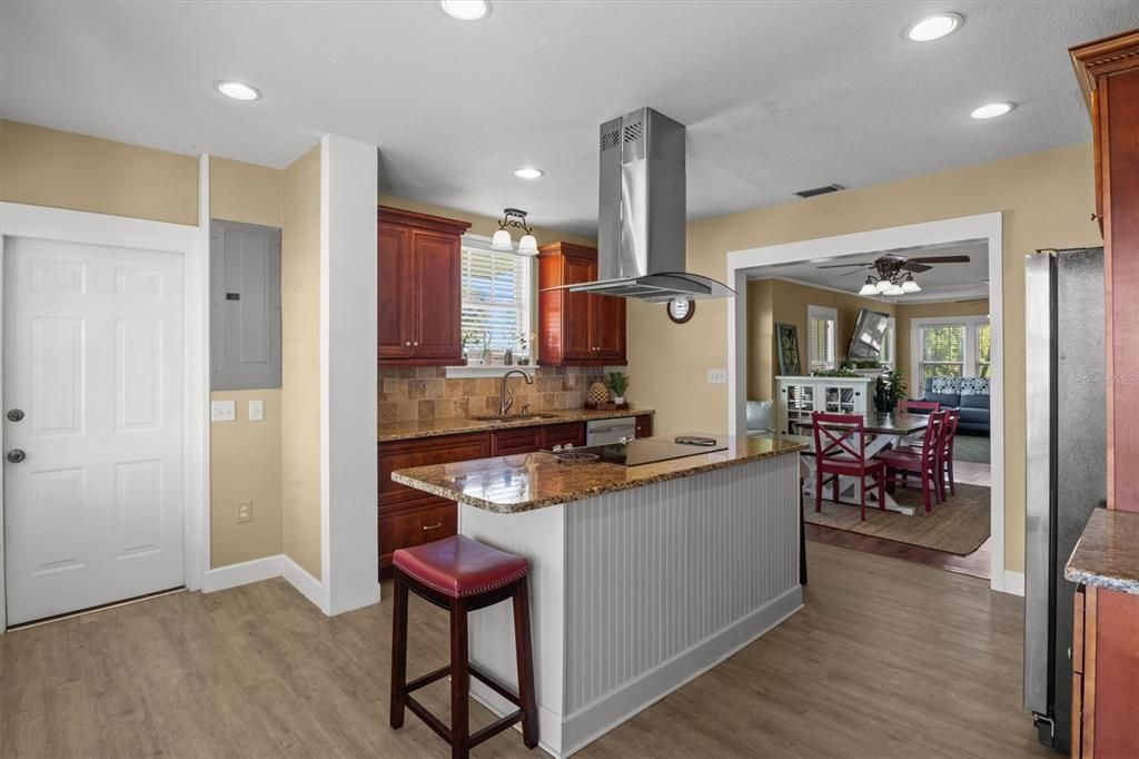 Active With Contract: $415,000 (2 beds, 2 baths, 1786 Square Feet)