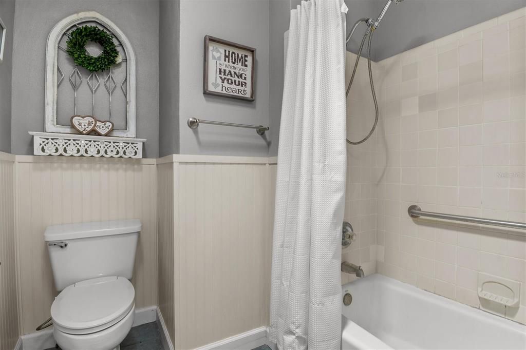 Active With Contract: $415,000 (2 beds, 2 baths, 1786 Square Feet)