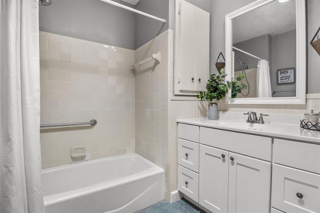 Active With Contract: $415,000 (2 beds, 2 baths, 1786 Square Feet)