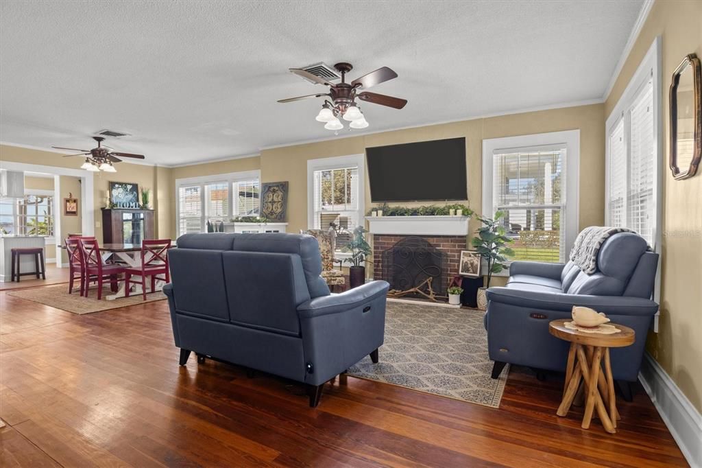 Active With Contract: $415,000 (2 beds, 2 baths, 1786 Square Feet)