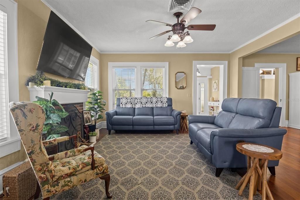 Active With Contract: $415,000 (2 beds, 2 baths, 1786 Square Feet)