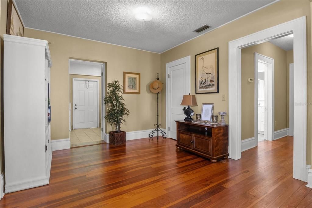 Active With Contract: $415,000 (2 beds, 2 baths, 1786 Square Feet)