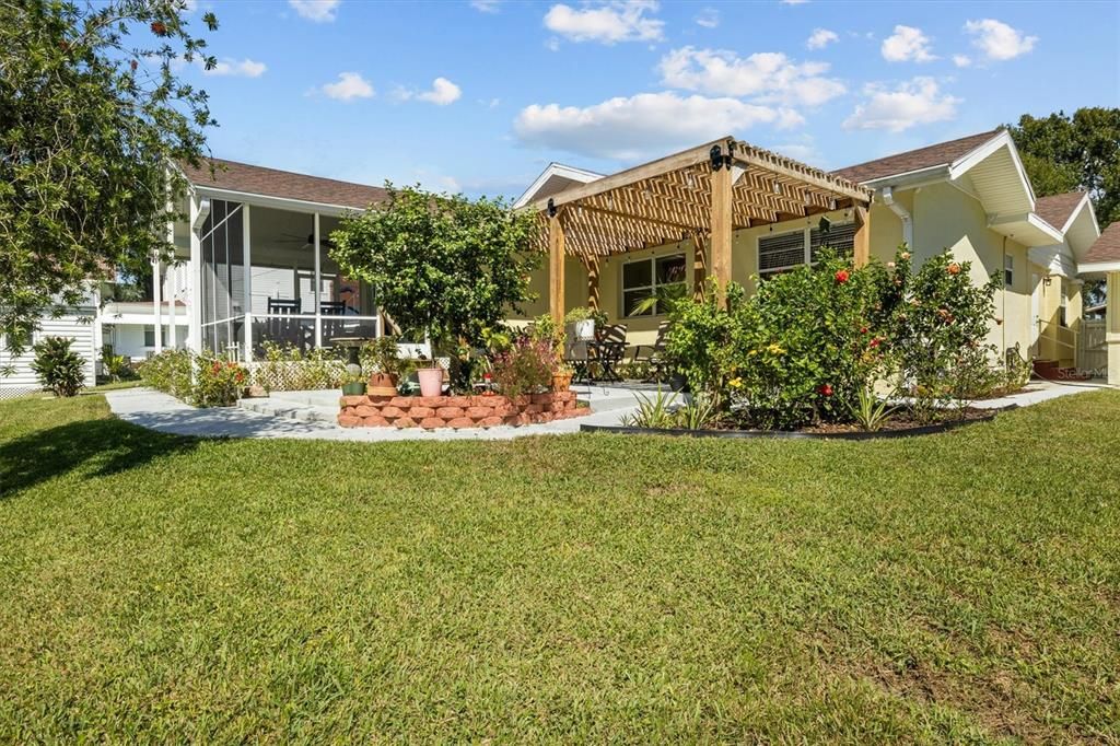 Active With Contract: $415,000 (2 beds, 2 baths, 1786 Square Feet)