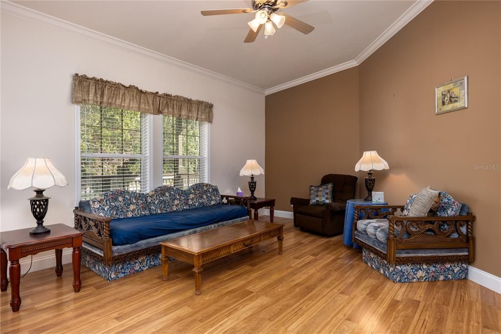 For Sale: $450,000 (3 beds, 2 baths, 1595 Square Feet)