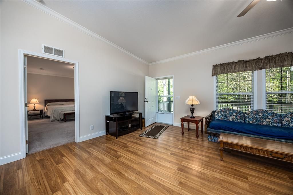 For Sale: $450,000 (3 beds, 2 baths, 1595 Square Feet)