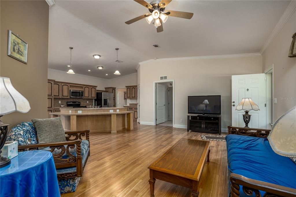 For Sale: $450,000 (3 beds, 2 baths, 1595 Square Feet)