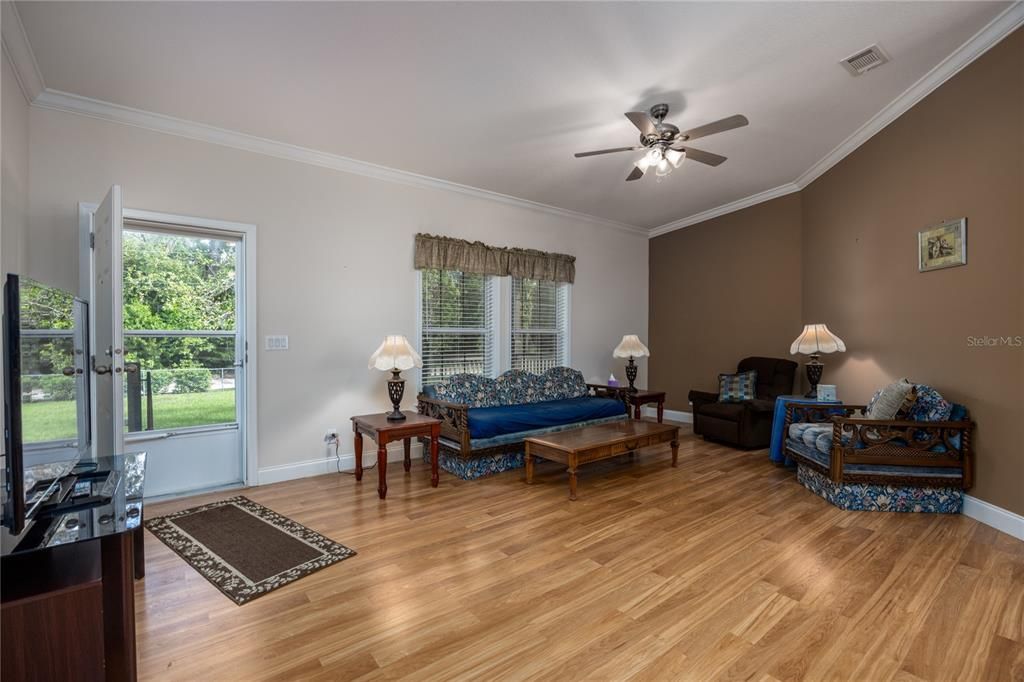 For Sale: $450,000 (3 beds, 2 baths, 1595 Square Feet)