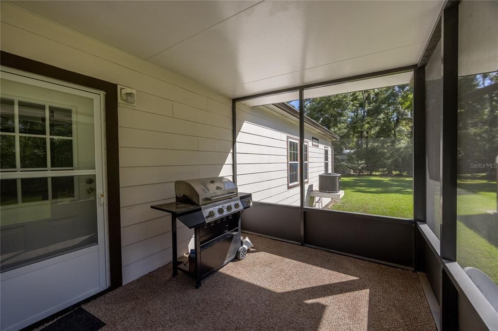 For Sale: $450,000 (3 beds, 2 baths, 1595 Square Feet)