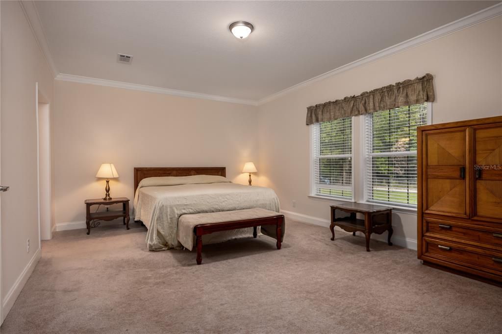 For Sale: $450,000 (3 beds, 2 baths, 1595 Square Feet)