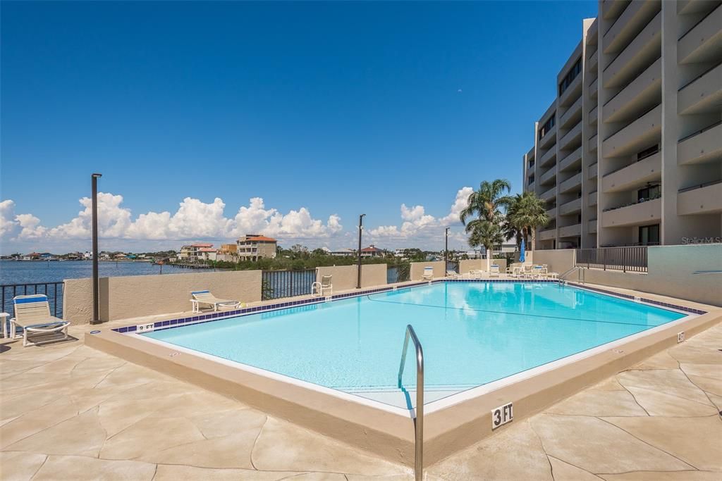 For Sale: $385,000 (2 beds, 2 baths, 1236 Square Feet)