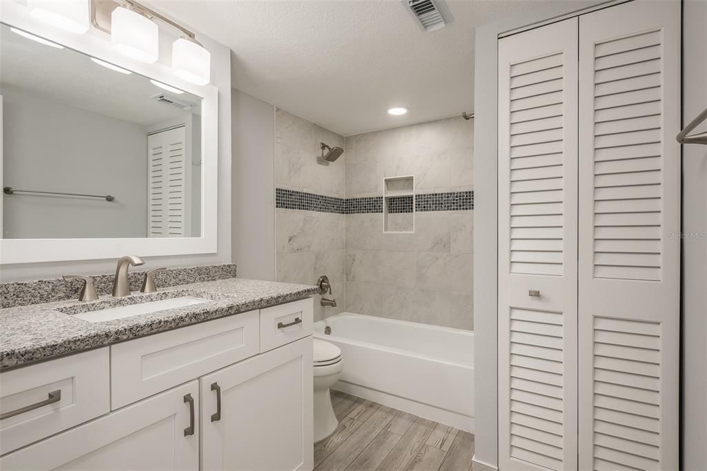 For Sale: $385,000 (2 beds, 2 baths, 1236 Square Feet)