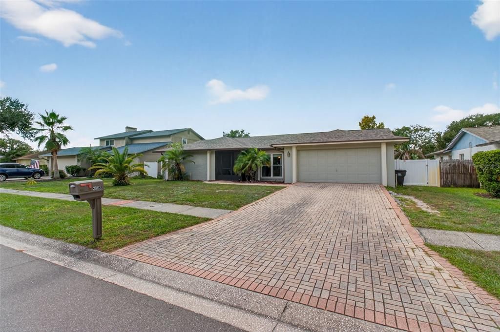 En Venta: $459,000 (4 camas, 2 baños, 2072 Pies cuadrados)