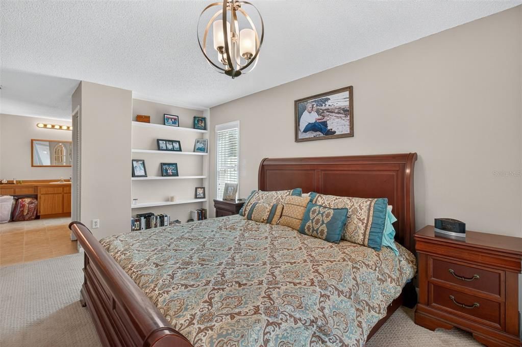 En Venta: $459,000 (4 camas, 2 baños, 2072 Pies cuadrados)