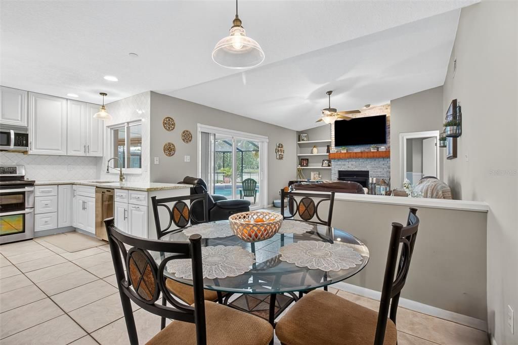 En Venta: $459,000 (4 camas, 2 baños, 2072 Pies cuadrados)