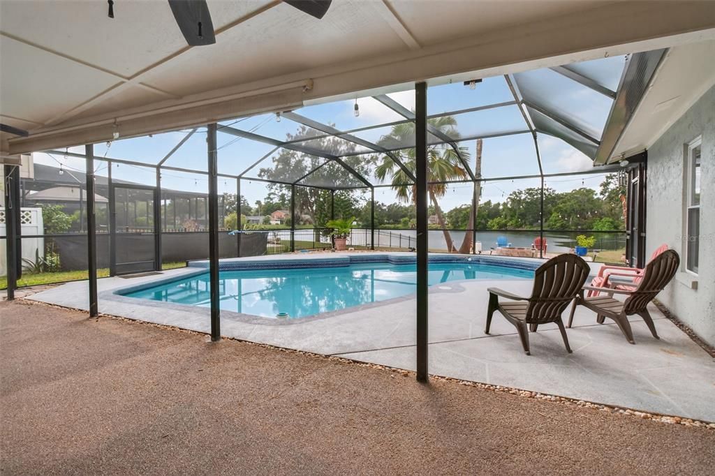 En Venta: $459,000 (4 camas, 2 baños, 2072 Pies cuadrados)