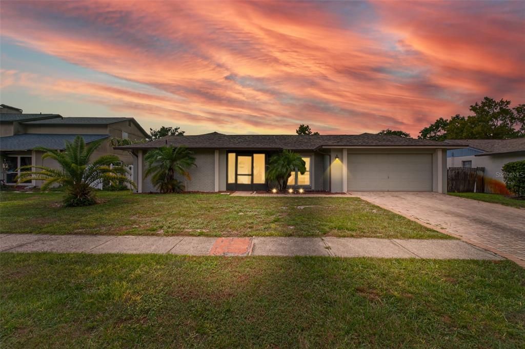 En Venta: $459,000 (4 camas, 2 baños, 2072 Pies cuadrados)