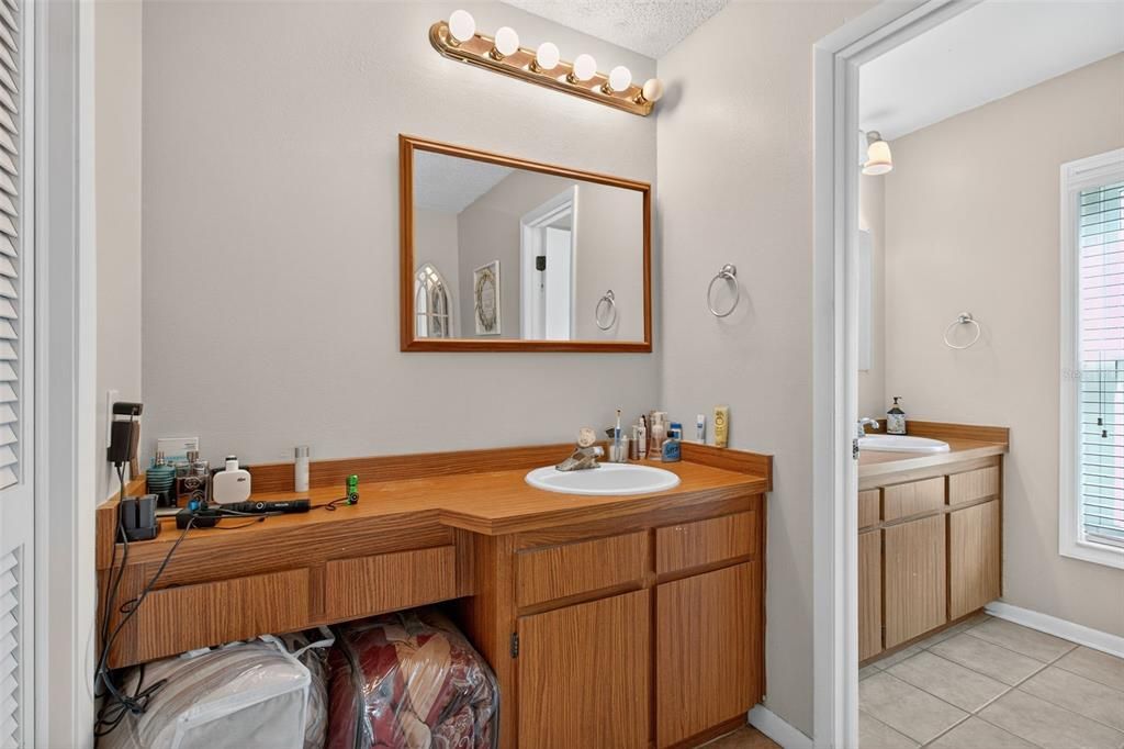 En Venta: $459,000 (4 camas, 2 baños, 2072 Pies cuadrados)