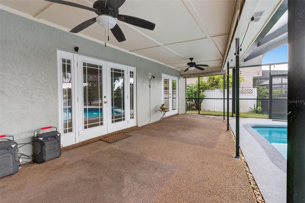 En Venta: $459,000 (4 camas, 2 baños, 2072 Pies cuadrados)