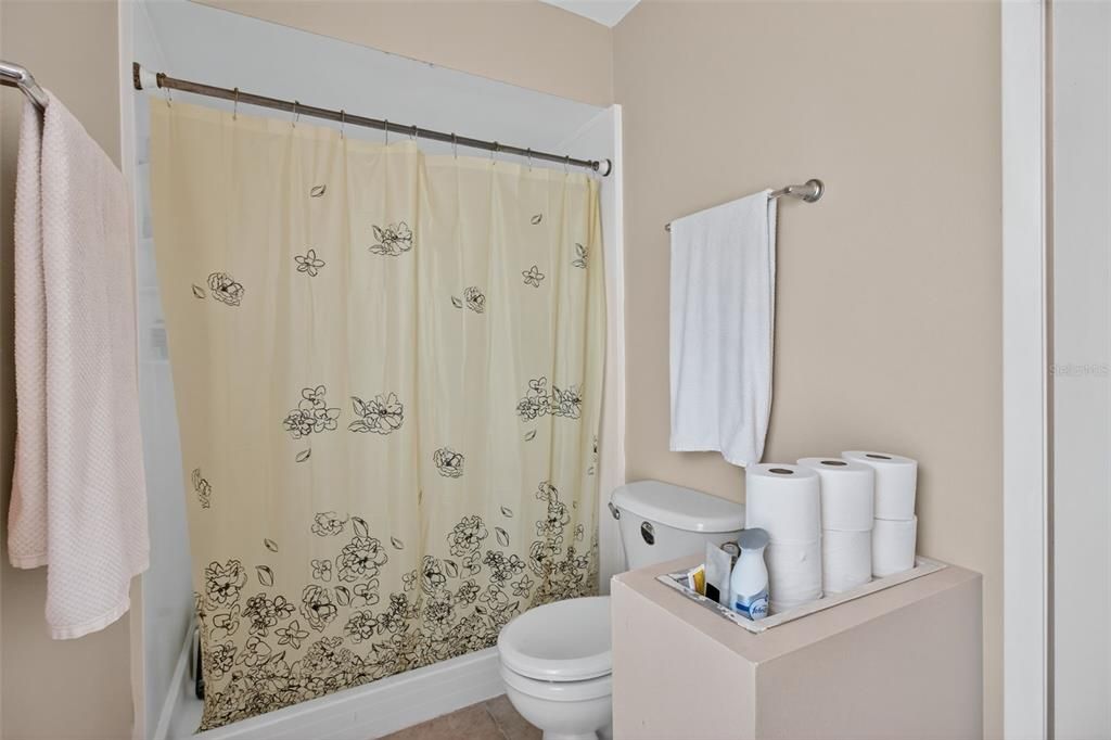 En Venta: $459,000 (4 camas, 2 baños, 2072 Pies cuadrados)