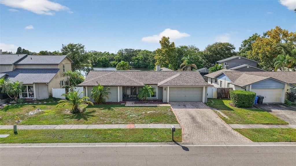 En Venta: $459,000 (4 camas, 2 baños, 2072 Pies cuadrados)