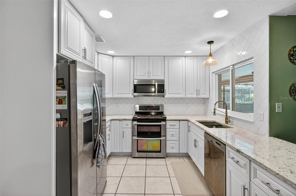 En Venta: $459,000 (4 camas, 2 baños, 2072 Pies cuadrados)