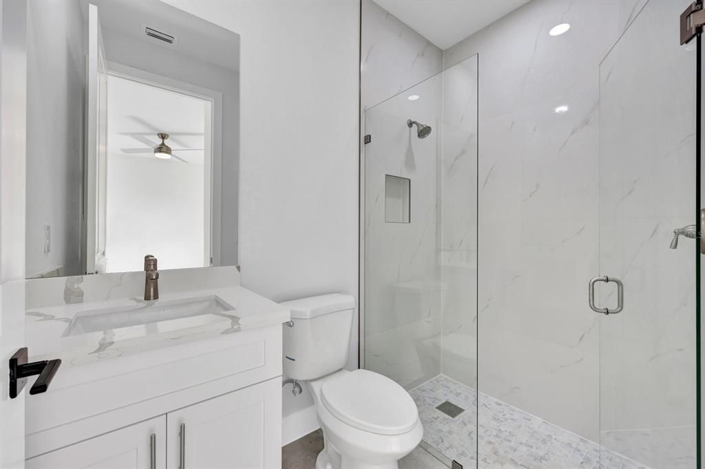 На продажу: $275,000 (3 спален, 2 ванн, 1130 Квадратных фут)