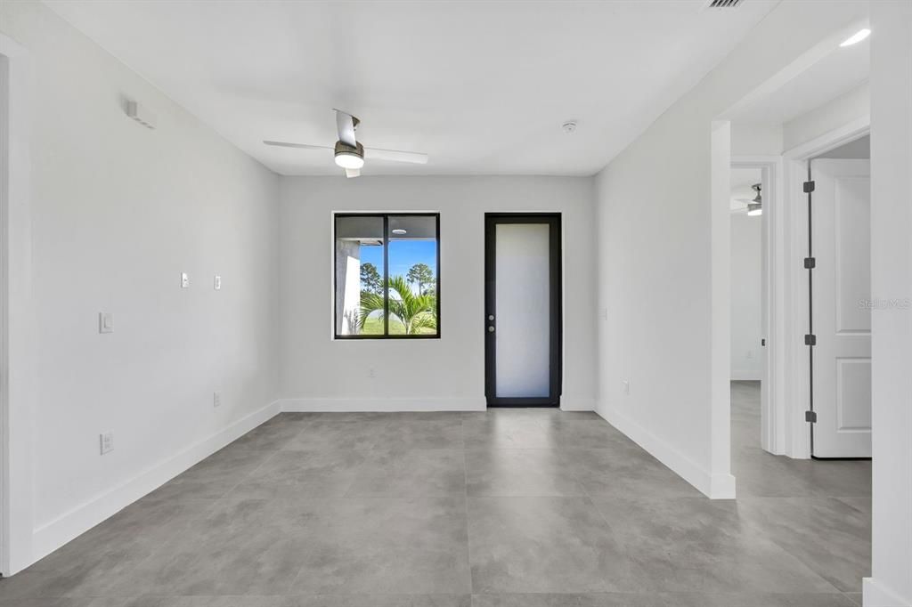 На продажу: $275,000 (3 спален, 2 ванн, 1130 Квадратных фут)