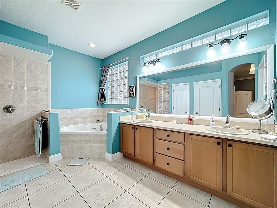 For Sale: $674,990 (4 beds, 2 baths, 2178 Square Feet)