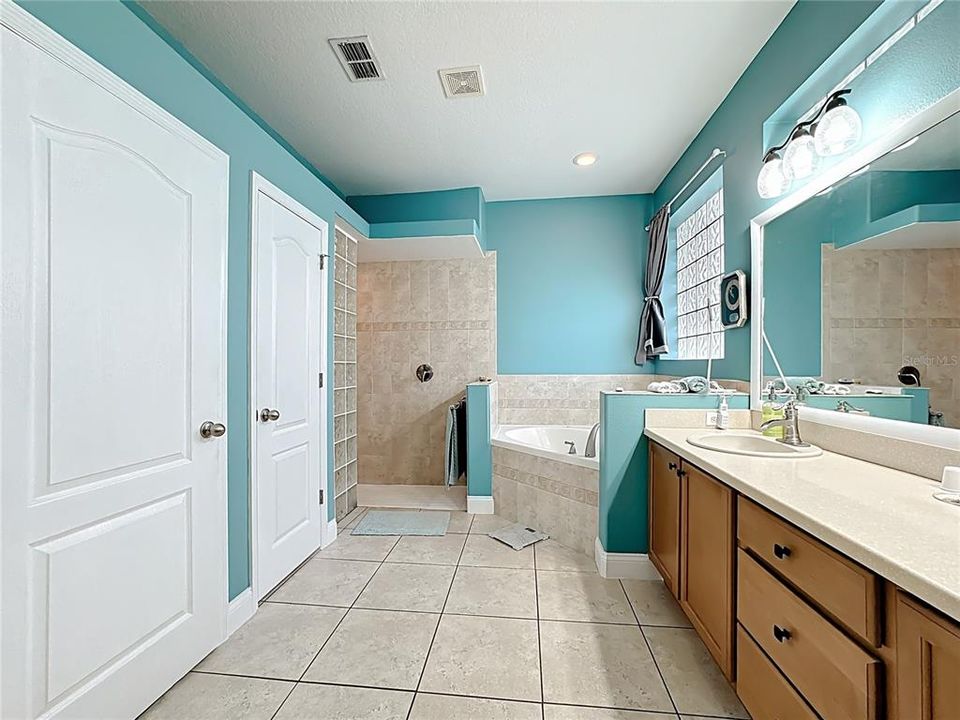 For Sale: $674,990 (4 beds, 2 baths, 2178 Square Feet)