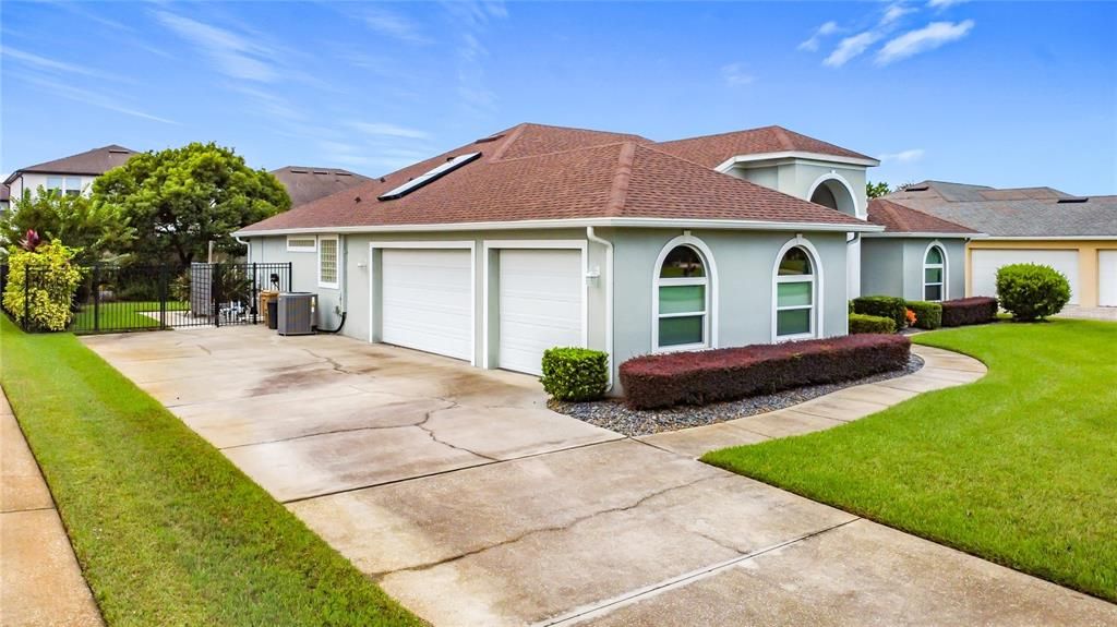 For Sale: $674,990 (4 beds, 2 baths, 2178 Square Feet)