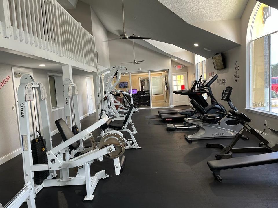 Под контрактом: $1,400 (2 спален, 1 ванн, 934 Квадратных фут)