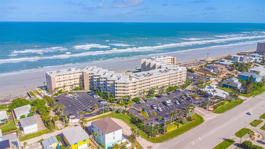 合同活跃: $739,900 (2 贝兹, 2 浴室, 1140 平方英尺)