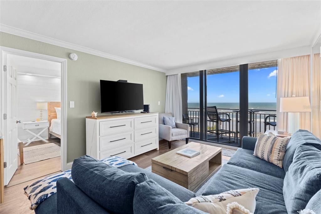 合同活跃: $739,900 (2 贝兹, 2 浴室, 1140 平方英尺)