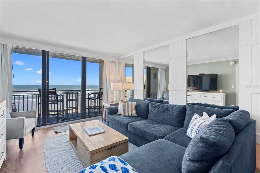 合同活跃: $739,900 (2 贝兹, 2 浴室, 1140 平方英尺)