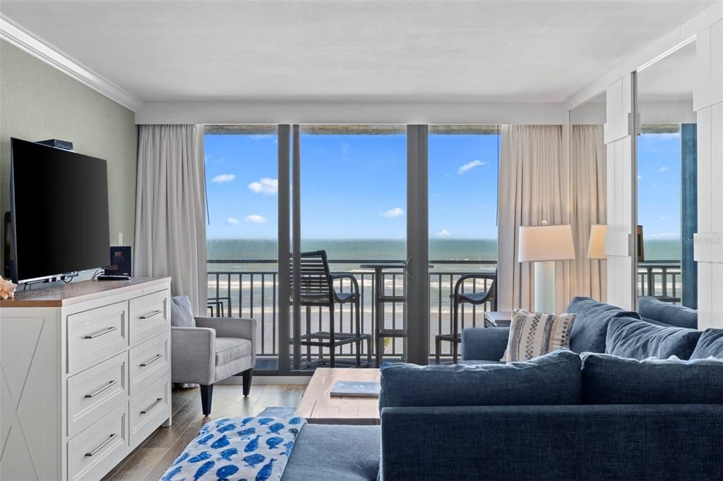 合同活跃: $739,900 (2 贝兹, 2 浴室, 1140 平方英尺)