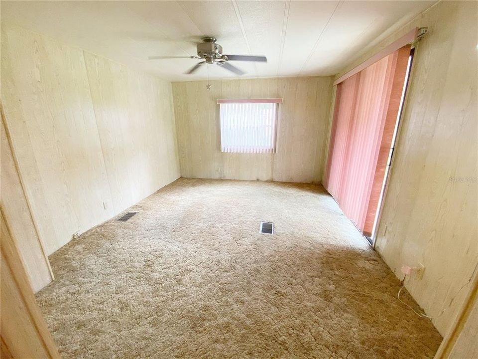 Activo con contrato: $145,000 (2 camas, 2 baños, 1372 Pies cuadrados)