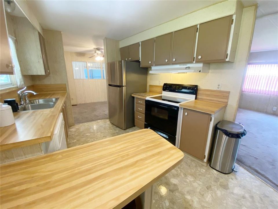 Activo con contrato: $145,000 (2 camas, 2 baños, 1372 Pies cuadrados)