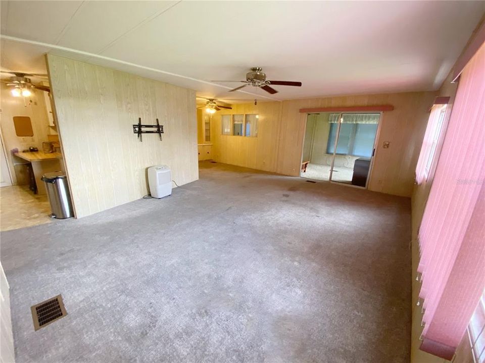 Activo con contrato: $145,000 (2 camas, 2 baños, 1372 Pies cuadrados)