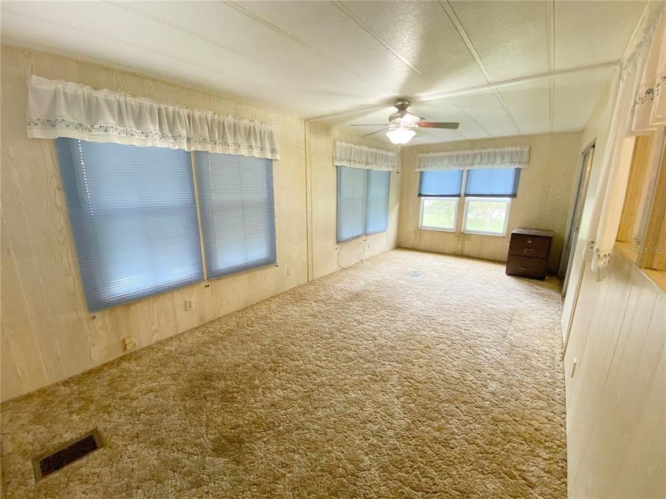 Activo con contrato: $145,000 (2 camas, 2 baños, 1372 Pies cuadrados)