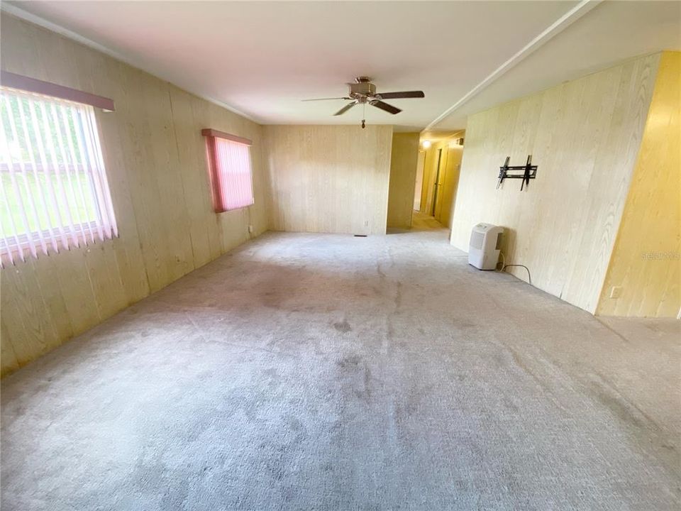 Activo con contrato: $145,000 (2 camas, 2 baños, 1372 Pies cuadrados)