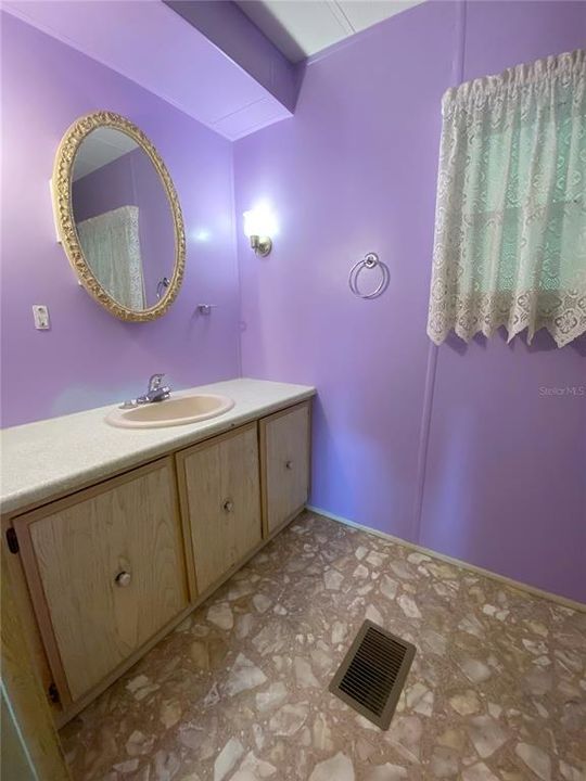 Activo con contrato: $145,000 (2 camas, 2 baños, 1372 Pies cuadrados)