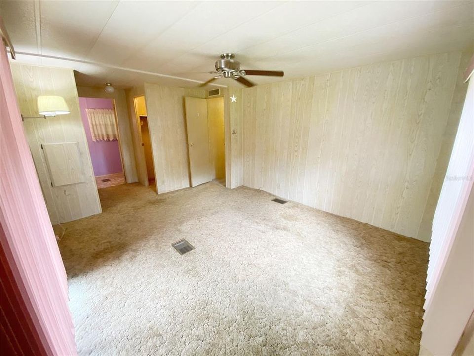 Activo con contrato: $145,000 (2 camas, 2 baños, 1372 Pies cuadrados)