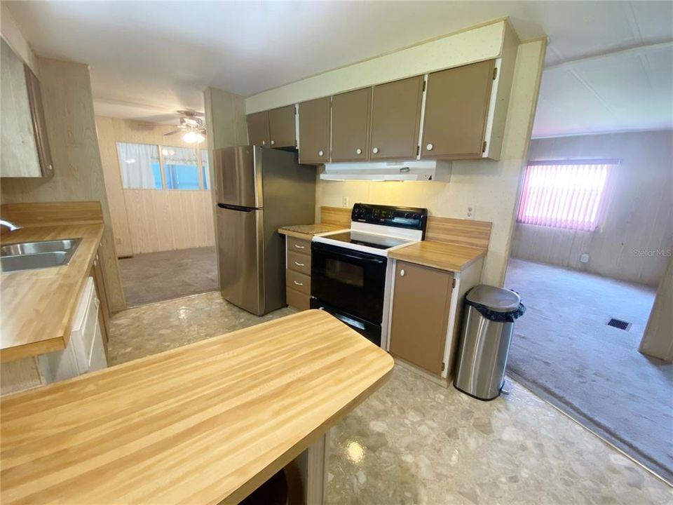 Activo con contrato: $145,000 (2 camas, 2 baños, 1372 Pies cuadrados)